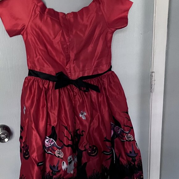 New Red Halloween Dress with Witches Ghosts Pumpkins and More Size 5-6T - Picture 3 of 4